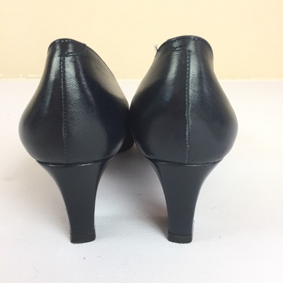 Talbots Navy Pumps - Picture 7 of 8